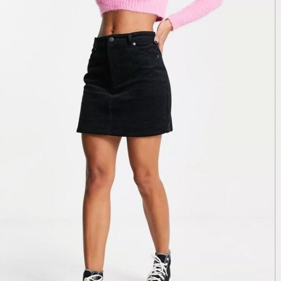 Forever 21 Black Mini Corduroy Skirt Size Small - Picture 1 of 5